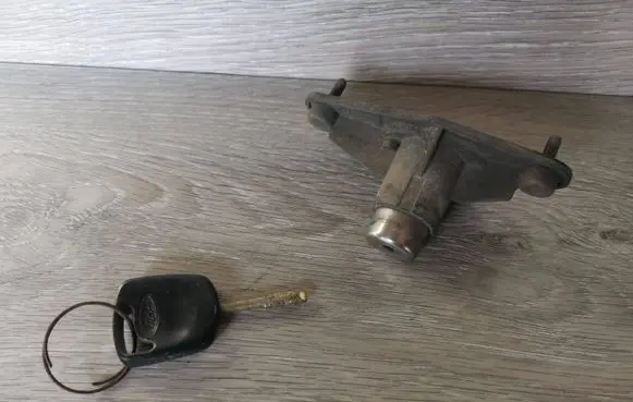 Ford Mondeo MK I Tailgate/trunk/boot lock/catch/latch