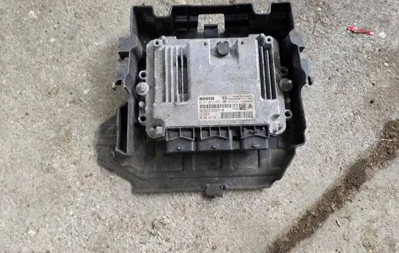 Citroen C3 Engine control unit/module 9664843780