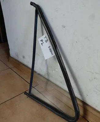 Volkswagen Transporter - Caravelle T3 Front triangle window/glass 43R001025 E00066 DOT27M90AS2