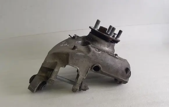 Rear wheel hub