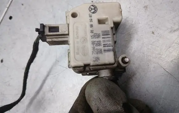 Audi A6 S6 C5 4B Holder (bracket) 4B0862153