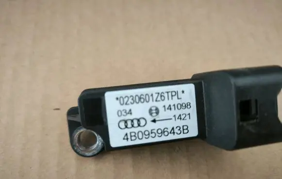 Audi A4 S4 B5 8D Airbag deployment crash/impact sensor 4B0959643B 141098 0230601Z6TPL