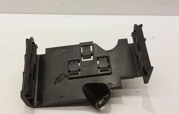 Volkswagen PASSAT B8 Other engine bay part 5Q0906507