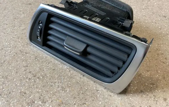Audi A7 S7 4G Dashboard side air vent grill/cover trim 4G8820902