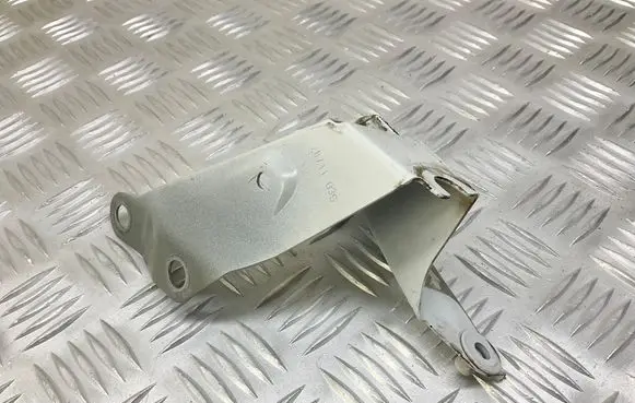 Audi A7 S7 4G Fender mounting bracket 4G8821136D
