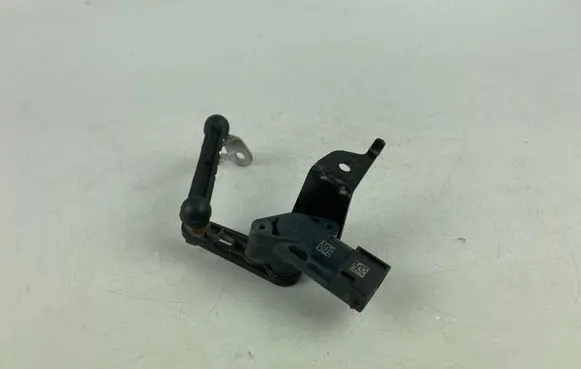 Headlight/headlamp level sensor