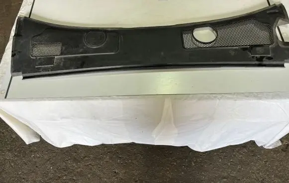 Audi A6 S6 C6 4F Wiper trim 4F1819447