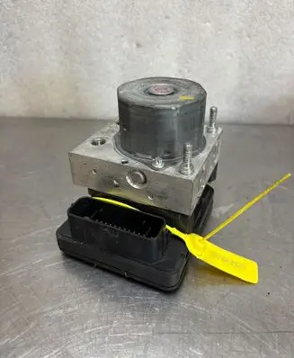 Renault Twingo III Master brake cylinder