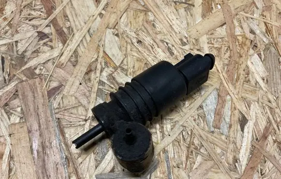 Volkswagen Touareg I Windscreen/windshield washer pump 1J0913722