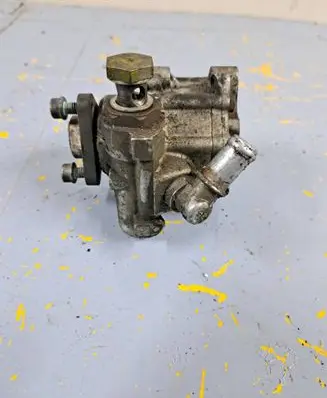 Volkswagen PASSAT B5.5 Power steering pump 4B0145155T 7692955133