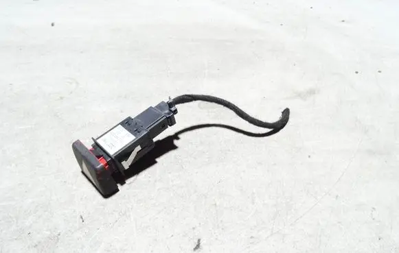 Audi A4 S4 B7 8E 8H Hazard light switch 8E0941509