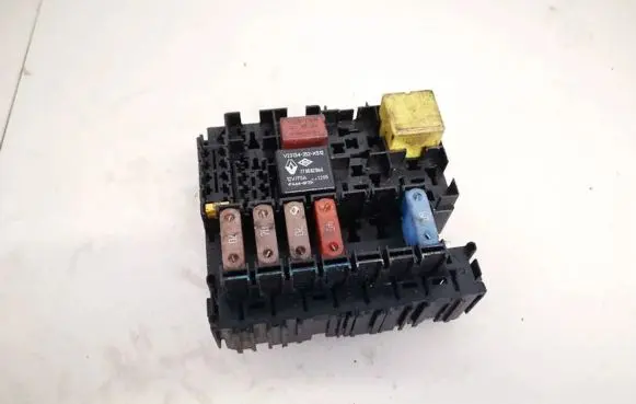 Renault Laguna III Fuse box set 8200528467 8200528467-e