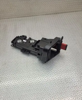 Volvo XC40 Seat back rest lock catch 