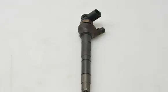 Volkswagen Golf VII Fuel injector 04L130277AJ