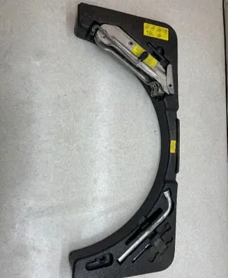 Volkswagen Phaeton Tool set 3D0012021K