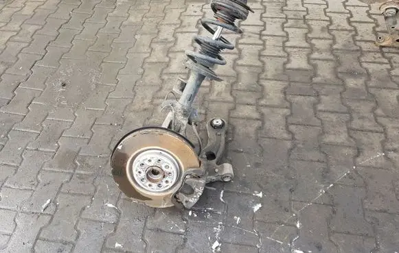 Jeep Cherokee Front wheel hub spindle knuckle