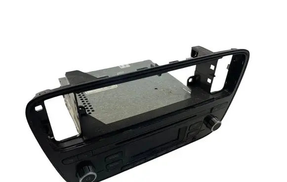 Volkswagen Up Radio/CD/DVD/GPS head unit 1S0035156