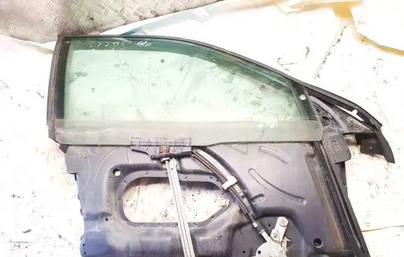 Audi A6 S6 C4 4A Front door window/glass frame 