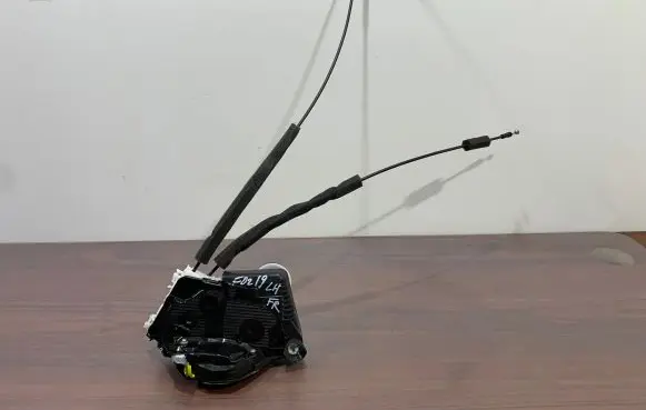Subaru Forester SK Front door lock M5612480F1
