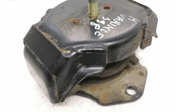 Mitsubishi Pajero Engine mount bracket