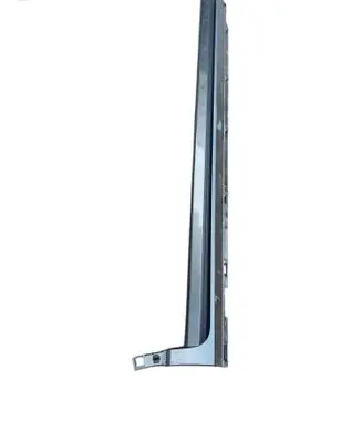 Foot area side trim