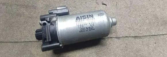 Toyota Avensis T250 Seat adjustment motor 8582033020 1680006861