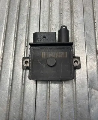 Glow plug pre-heat relay
