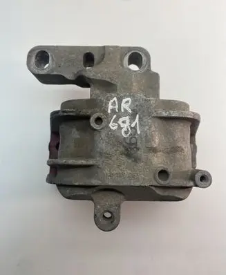 Volkswagen Golf V Engine mount bracket 1K0199262
