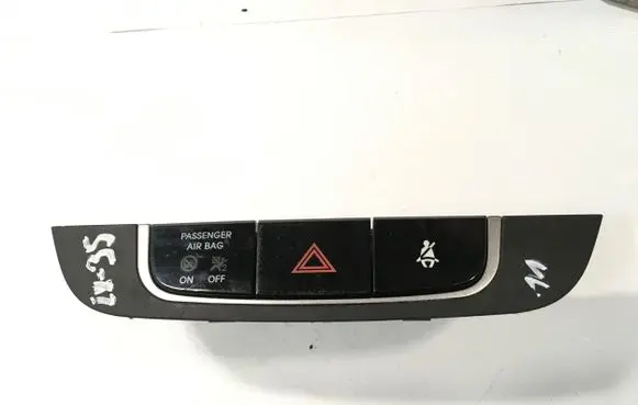 Hyundai ix35 Hazard light switch 847402S350TAN 121110 A35N