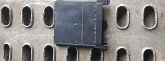 Mercedes-Benz E W212 Fuse box cover A2125400080