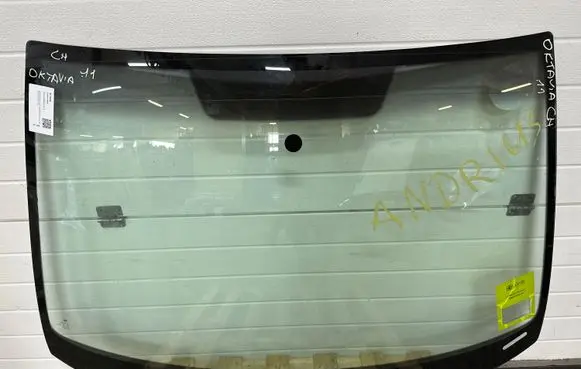Skoda Octavia Mk2 (1Z) Front windscreen/windshield window 