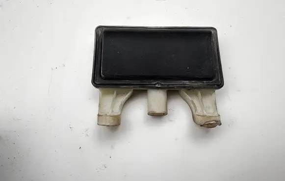 Jeep Grand Cherokee WL Tailgate opening switch 68160775AB