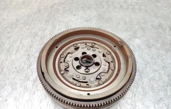 Volkswagen Transporter - Caravelle T5 Flywheel 2295000324
