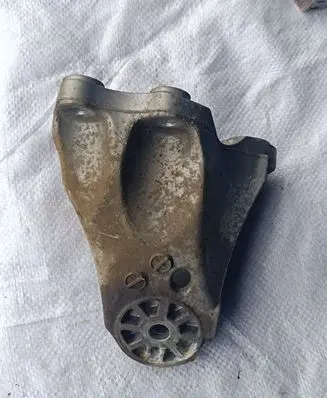 Volkswagen Touareg I Engine mounting bracket 7L6199307