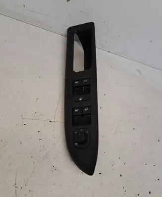 Volkswagen Golf Plus Electric window control switch 5M1867371C