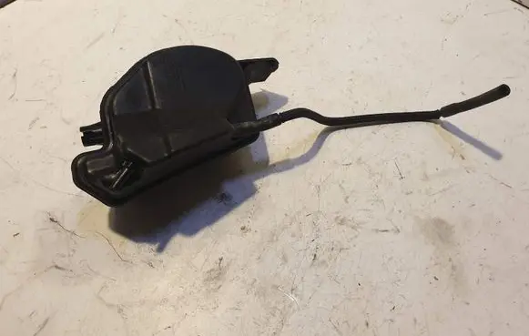 Volvo V50 Vacuum air tank 