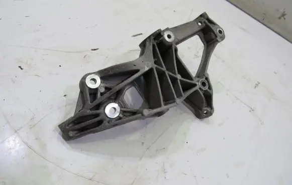 BMW 1 F20 F21 Engine mounting bracket 7603346