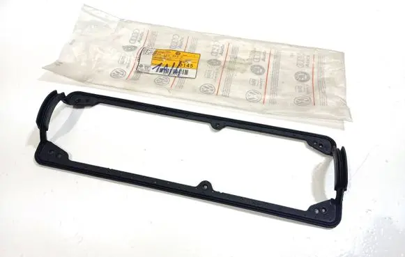 Skoda Octavia Mk1 (1U) Rocker cam cover 030103483K