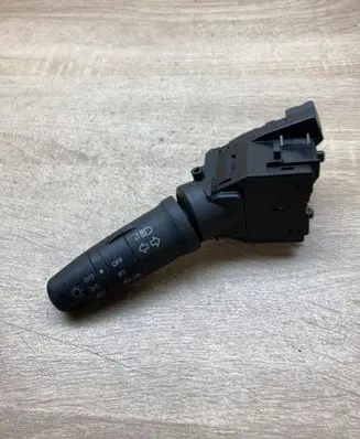 Nissan Almera Tino Indicator stalk 25540AV500