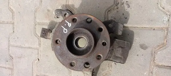 Opel Zafira A Front wheel hub