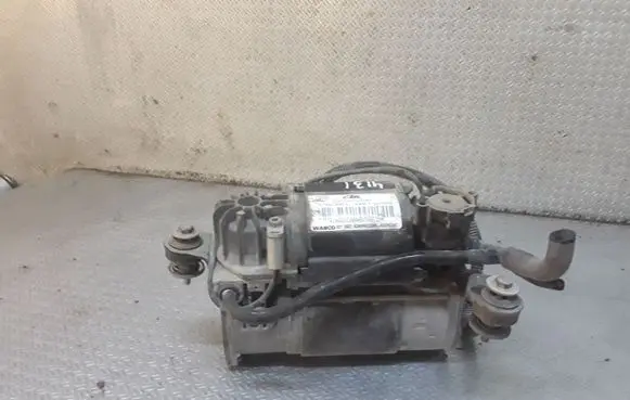 Audi A8 S8 D3 4E Air suspension compressor/pump 4E0616005K