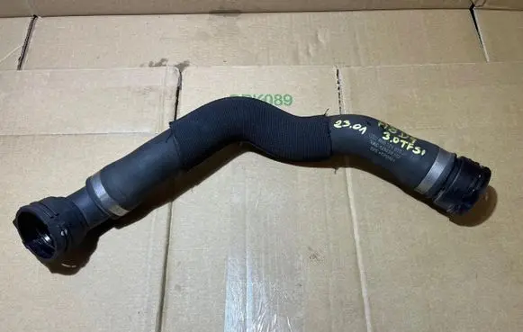 Audi A8 S8 D4 4H Engine coolant pipe/hose