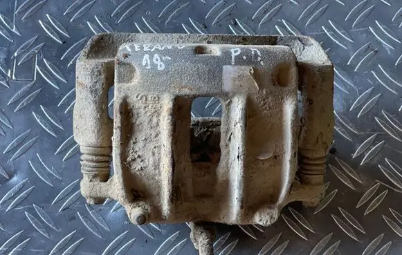 Nissan Terrano Front brake caliper