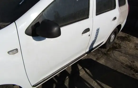 Dacia Logan Pick-Up Front door 