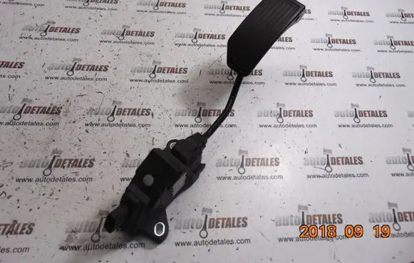 Toyota Avensis T270 Accelerator throttle pedal 7811002071
