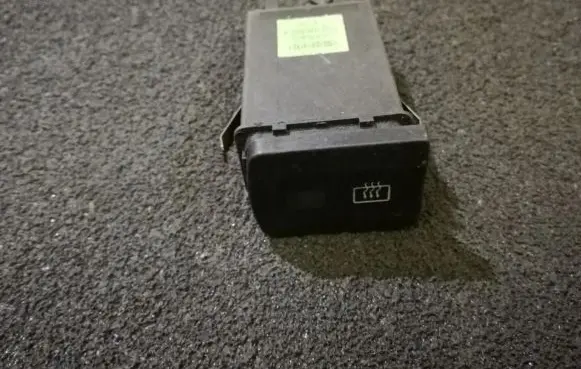 Audi A3 S3 8L Windscreen/window heater switch 8l0941503a