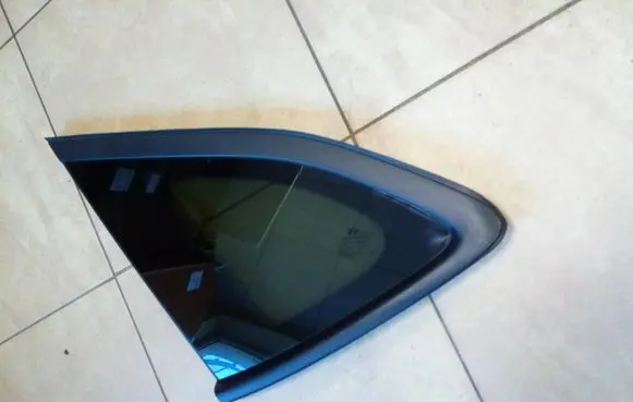 Hyundai Tucson TL Rear side window 43R000392 NE69573