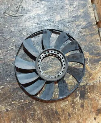 Audi A4 S4 B5 8D Fan impeller 058121301B