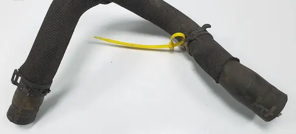 Engine coolant pipe/hose