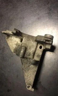 BMW 5 E39 Engine mounting bracket 2245747